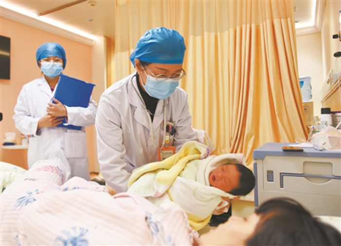 南宁市妇幼保健院守护母婴安康。.jpg