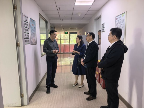 格式工厂图2 实地考察实验室.jpg